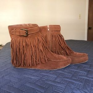 Liliana Womens Tassel Booties- Moccasin